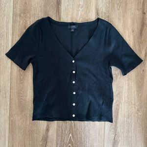 JCREW BUTTON DETAIL V NECK SHORT SLEEVED TOP